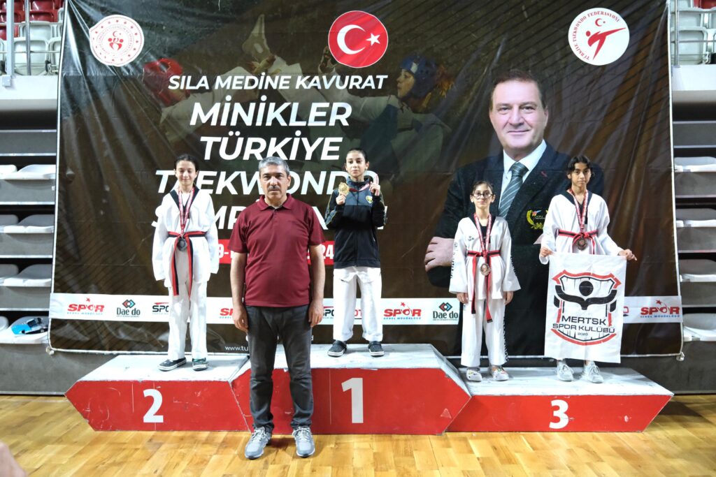 Konya BBSK Minik Taekwondo Takımından Altın Madalya!
