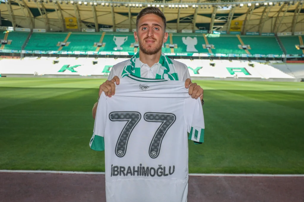 Konyaspor Yeni Orta Saha Oyuncusunu Duyurdu