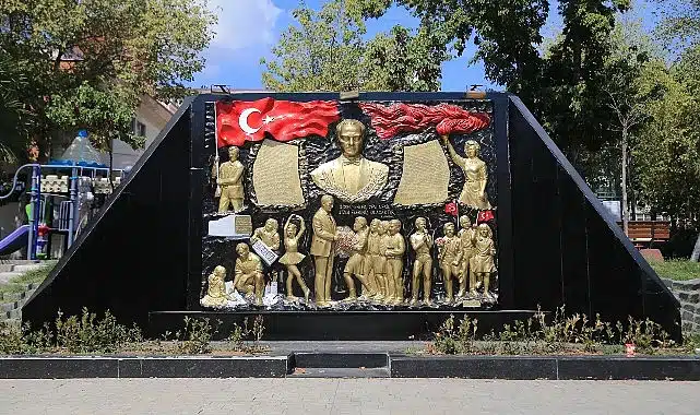 Başkan Mutlu talimat verdi, Atatürk Büstü yenilendi