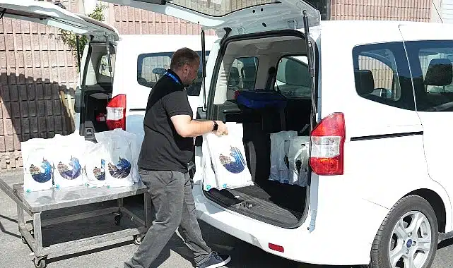 Üsküdar’da İhtiyaç Sahiplerine Konserve Et Dağıtımı