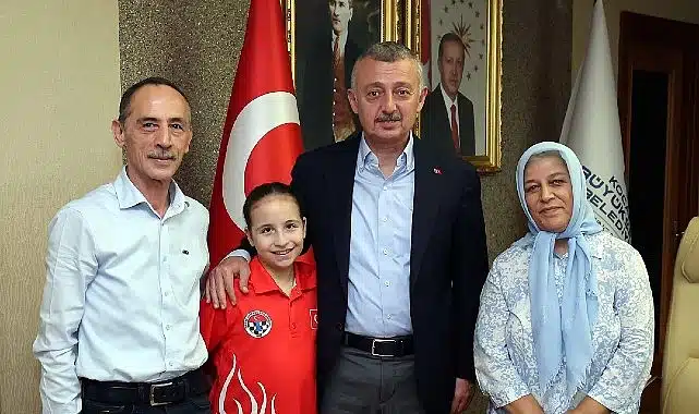 Başkan Büyükakın genç şampiyonla buluştu