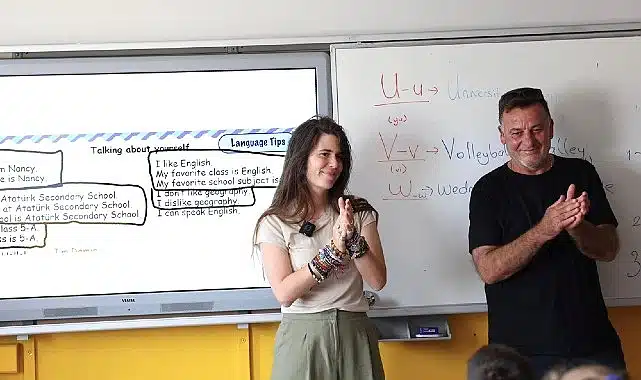 Başkan Denizli’den Öğrencilere “Okula Hoş Geldin Paketi”