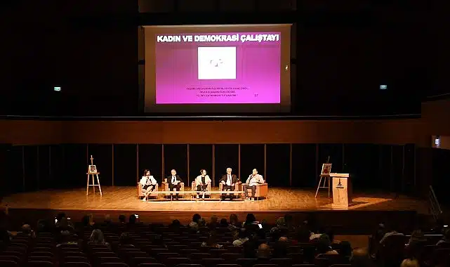 Başkan Eşki ‘Kadın ve Demokrasi Çalıştayı’nda konuştu:     “Cumhuriyet başlı başına bir kadın devrimidir”