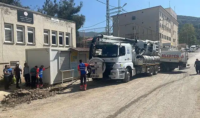 Konya Büyükşehir Osmaniye’de Depremde Oluşan Altyapı Hasarlarını Onarıyor