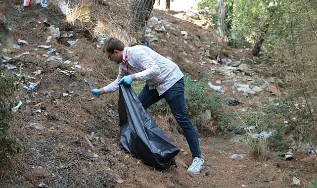 Let’s Do It Hareketi Çiftlik Parkı’nı temizledi