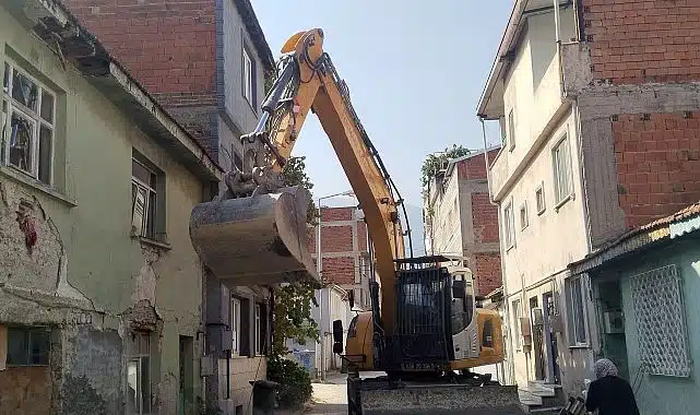 Osmangazi’de metruk bina temizliği