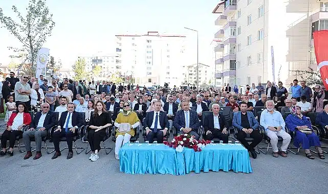 Sivas Belediyesi tarafından Şeyh Şamil Mahallesi’nde yapımı tamamlanan Nevzat Öztürk Parkı hizmete açıldı.