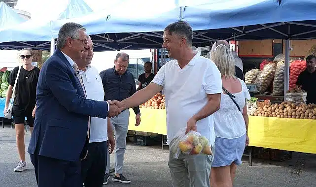 Başkan Topaloğlu pazar esnafıyla bir araya geldi