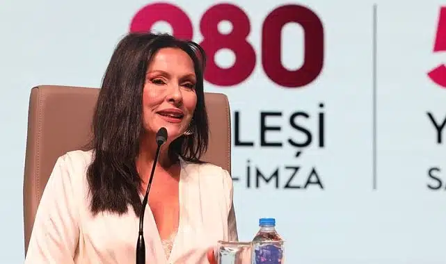 ‘’Bir sayfa kitap okumayan, okumuşlar ülkesiyiz’’