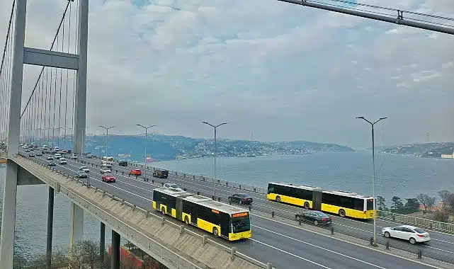 İBB’nin bağlı kuruluşu İETT, İstanbul’un toplu ulaşımında birçok farklı alanda iyileştirmeler gerçekleştirmeye devam ediyor