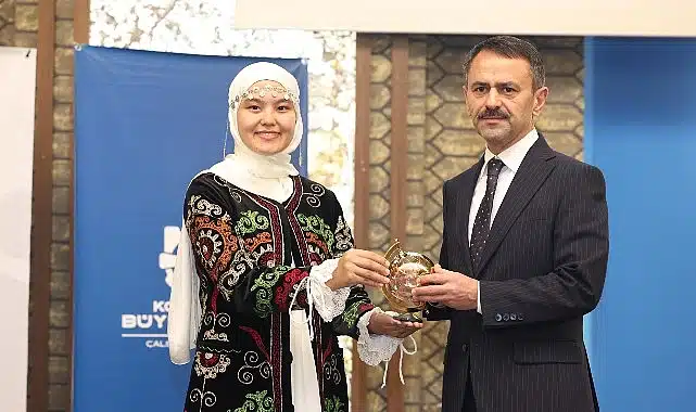 Başkan Büyükakın uluslararası öğrencilere seslendi:  “Yarının güzel dünyasını siz inşa edeceksiniz”