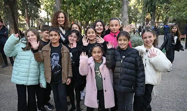 Karşıyaka’da hayat durdu; kalpler Atatürk için attı!