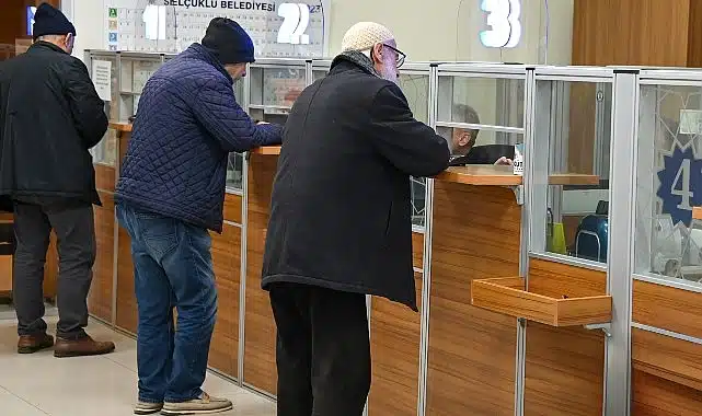 Selçuklu Belediyesi tarafından, vergi mükelleflerinin ödemelerini 08.00-17.00 saatleri arasında belediye veznelerinden veya e-belediyecilik uygulamaları üzerinden kolaylıkla yapabileceği hatırlatıldı
