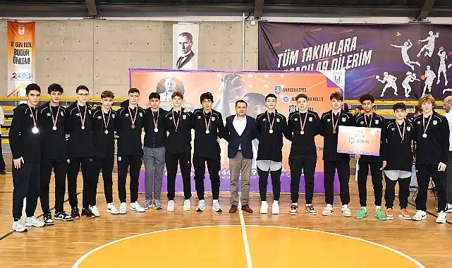 Lüleburgaz Belediyesi Gökhan Teksöz 6. Basketbol Turnuvası’nda şampiyon Tofaş