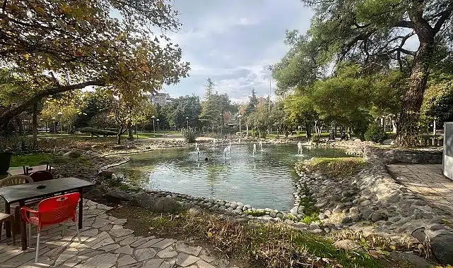 Manisa Büyükşehir, Fatih Parkı Süs Havuzu Bakım ve Onarım Çalışmalarını Tamamladı