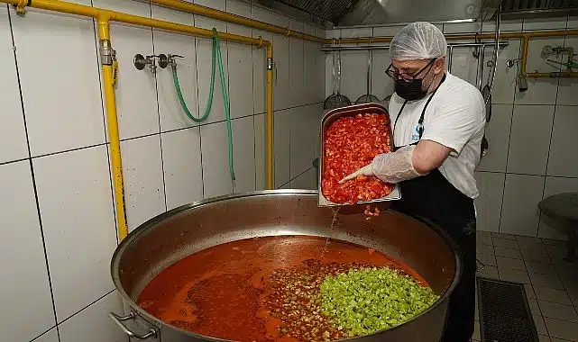 Üsküdar Belediyesi Aşevlerinin Kapasitesini Artırarak Daha Fazla Vatandaşa Hizmet Sağlıyor