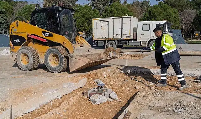 Buca Hasanağa Bahçesi baştan sona yenileniyor