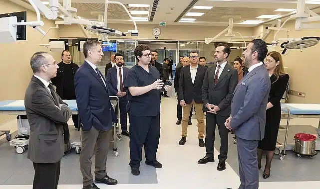 Medtronic, Koç Üniversitesi Hastanesi ve RMK AIMES, Robotik Asiste Cerrahi Alanındaki İş Birliği ile Türkiye’de Bir İlke İmza Atıyor