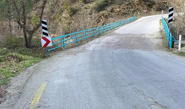 Salihli ve Alaşehir’de Köprü Korkulukları Yenilendi