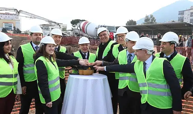 DEÜ’den Sağlıkta Yatırım Atağı: Yeni Diş Hastanesi’nin Temeli Atıldı