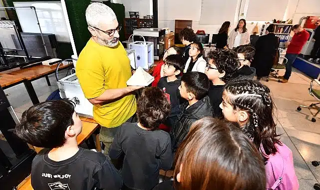 Geleceğin girişimcileri, fikirlerinin temellerini FabrikaLab İzmir’de attı