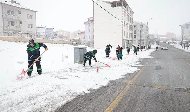 Nevşehir Belediyesi Karla Mücadele Çalışmalarını Sürdürüyor