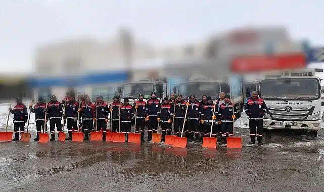 Nevşehir Belediyesi Sanayi Bölgesinde Kar Temizliği Yaptı