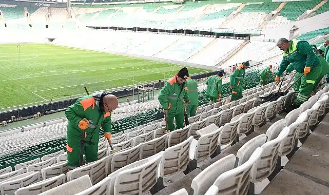 Stadyumun temizliğine Osmangazi desteği