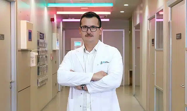 Uzun süre oturuyorsanız dikkat! Sakrum ağrısı günlük yaşamınızı etkileyebilir…