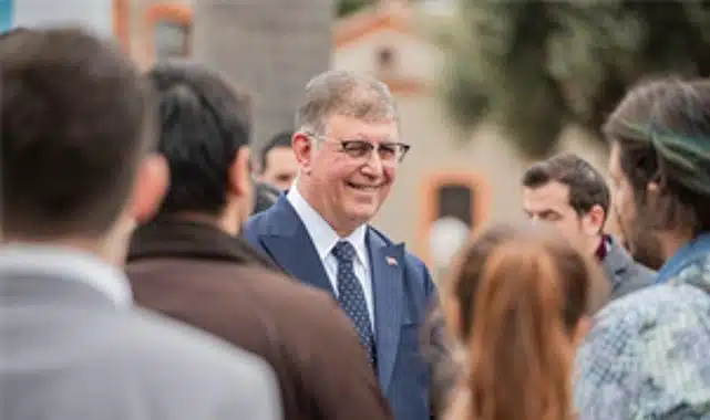 “İzmir Seninle” gençler için yola çıkıyor