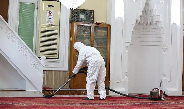 Narlıdere’de İbadethanelere Bayram Temizliği