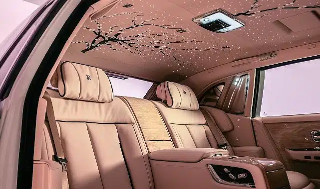 Anın Güzelliği: Rolls-Royce Phantom “Cherry Blossom”