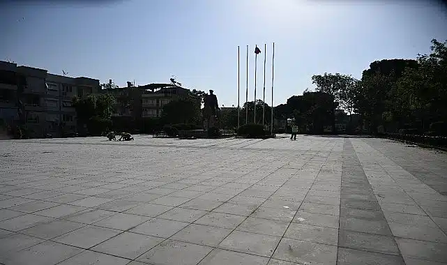 Atatürk Anıtı Yenilendi, Tören Alanı Güzelleşti