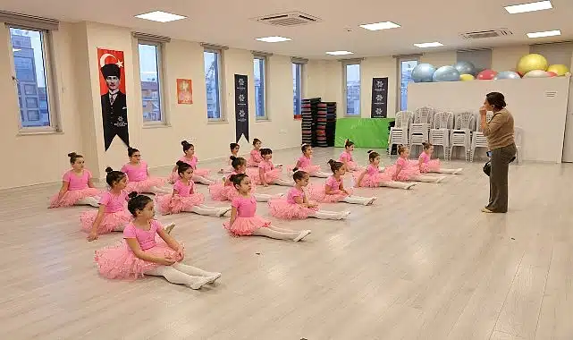 Başkan Çerçioğlu’nun Destekleri ile Aydınlı Minikler Bale Öğreniyor