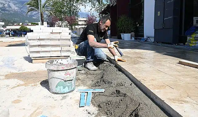 Cumhuriyet Meydanı’nda çalışmalar devam ediyor 