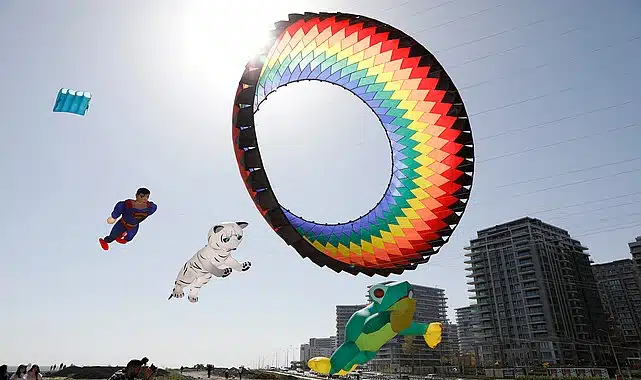 Fişekhane Uçurtma Festivali Gökyüzünü Renklendiriyor: Zahit Mungan ve Çocuklar Bir Arada!