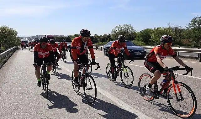 Humanis, 23 Nisan’da Çanakkale’ye pedal çevirdi