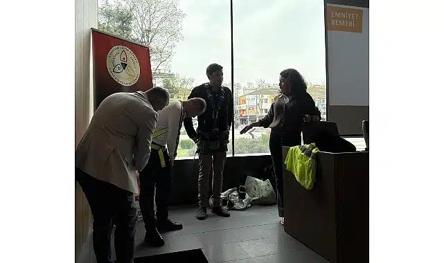 İnegöl Belediyesi personeline yüksekte çalışma eğitimi verildi