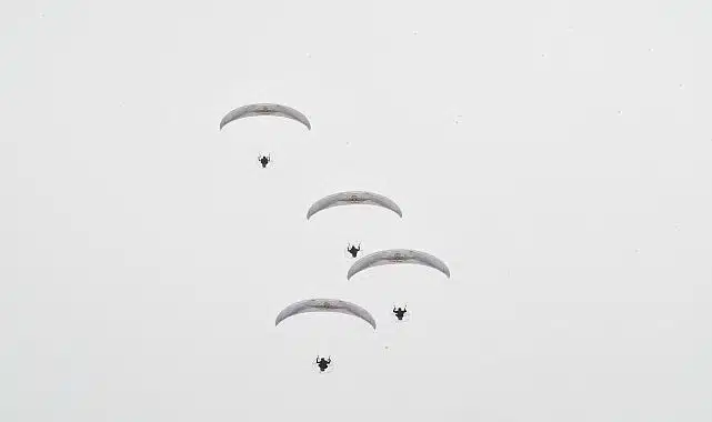 Katar Paramotor Milli Takımı’ndan Başkan Usta’ya Teşekkür Plaketi