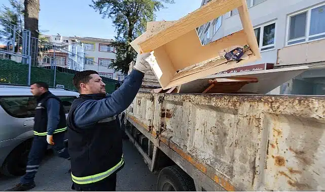 Konak’ta mobilya atıkları ücretsiz toplanıyor