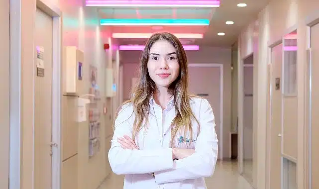 ‘mış gibi’ gülmek bile yetiyor…