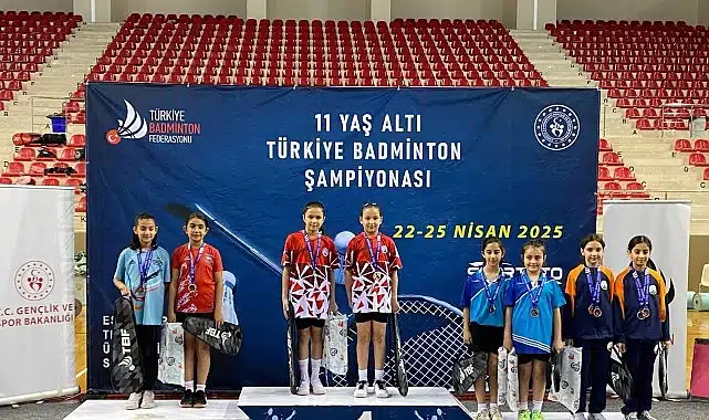 Osmangazi Belediyespor’un genç badmintoncuları göz doldurdu
