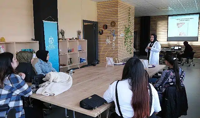 Anne ve anne adaylarına bebek sağlığı eğitimi