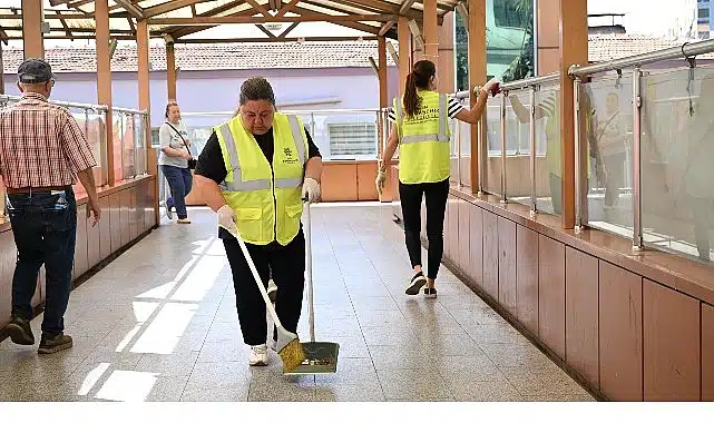 Aydın Büyükşehir Belediyesi’nin Çevre Bakım ve Temizlik Çalışmaları Devam Ediyor