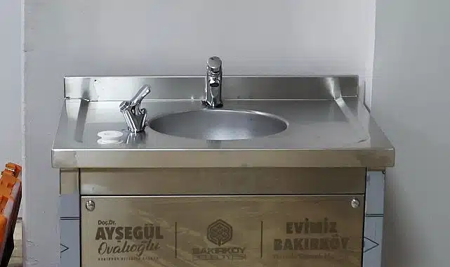 Başkan Ovalıoğlu, devlet okullarına su arıtma cihazı desteğine devam ediyor