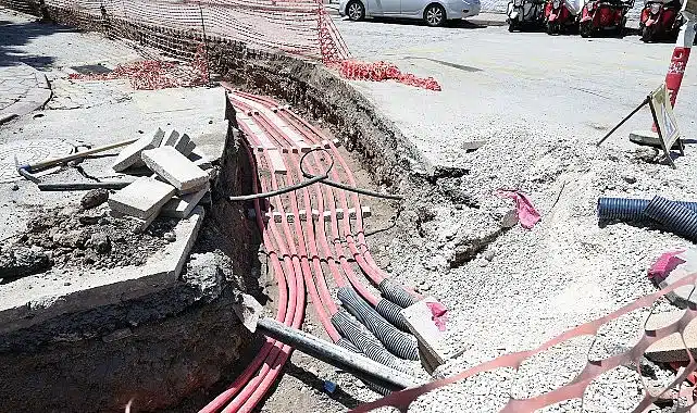 Başkan Topaloğlu; “Çalışma elektrik kesintisinin önüne geçmek için yapılıyor”