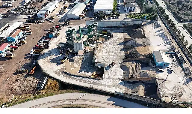 Büyükşehir, saatte 240 ton asfalt üretiyor