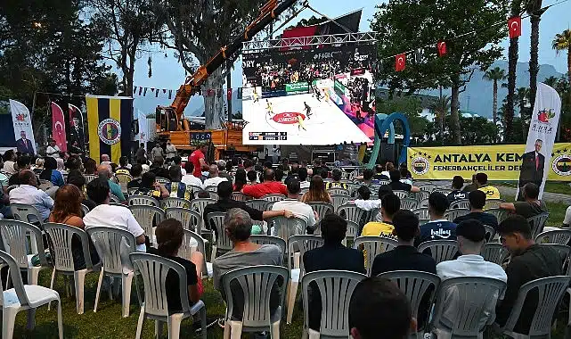 Dev maç dev ekranda