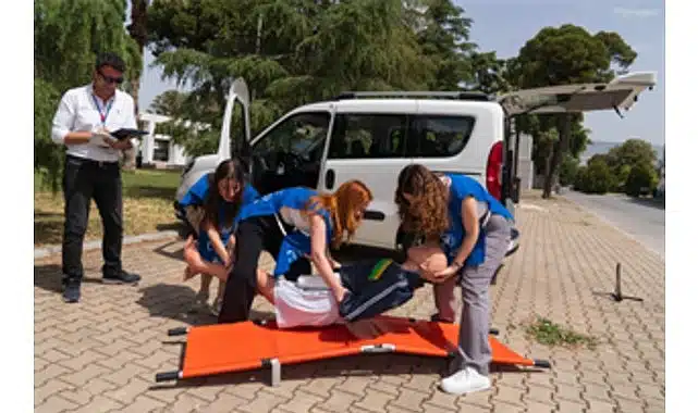 İlk Yardım Uygulama Turnuvası’nda zamanla yarıştılar