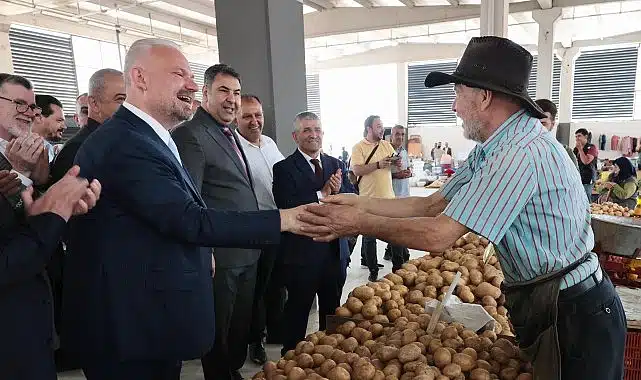 Menemen’de bir kapalı pazar yeri daha açıldı!